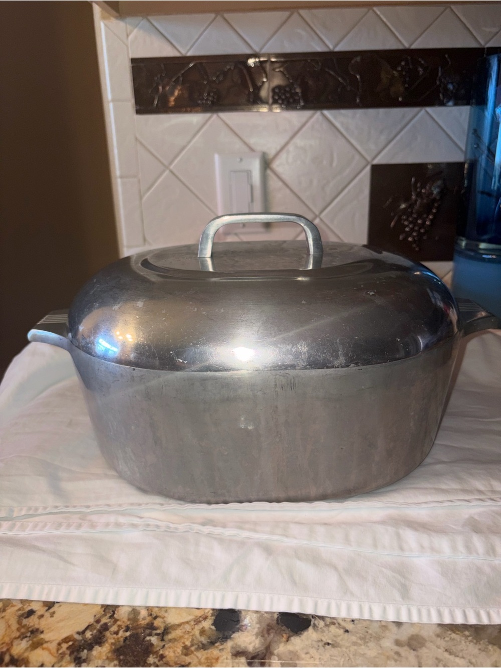 Vtg Wagner Ware Sidney -O- Magnalite 4265-P oval roaster (8- quart) With trivet